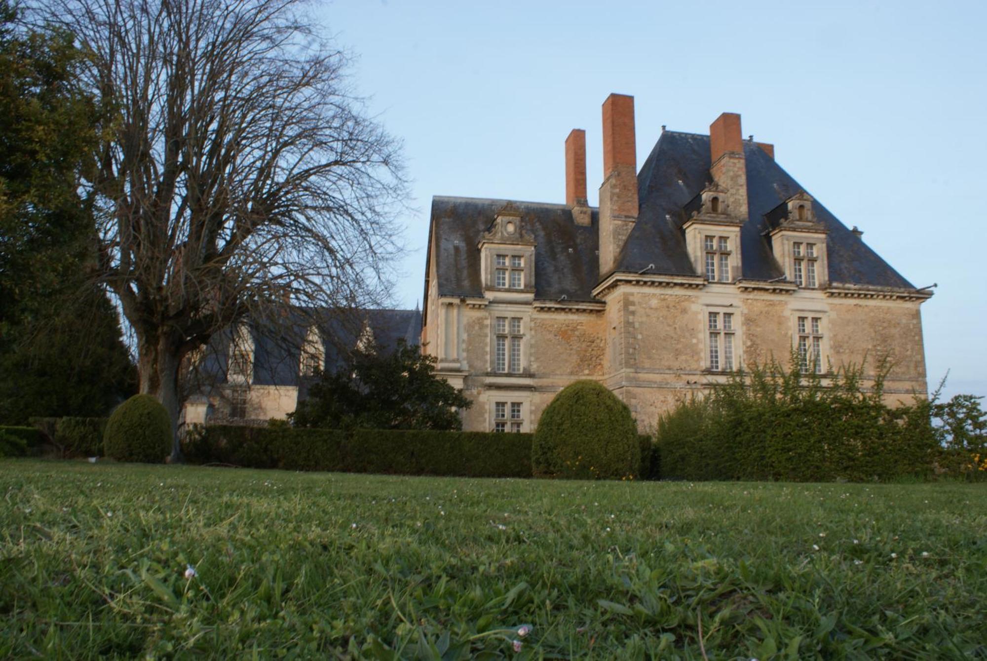 Chateau De Durtal B&B 외부 사진
